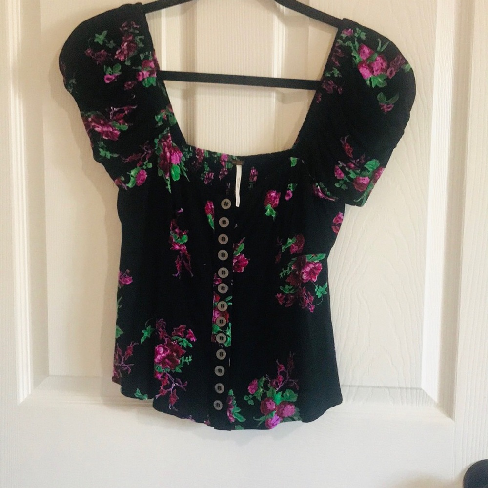Free people black floral crop top. Size XS